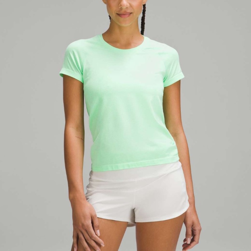 Lululemon Swiftly Tech Short-Sleeve Shirt Race Length
Pistachio / White Size 4